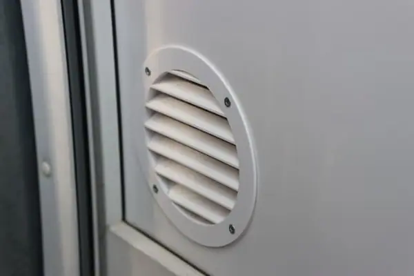 Aircon exhaust ventilation grille
