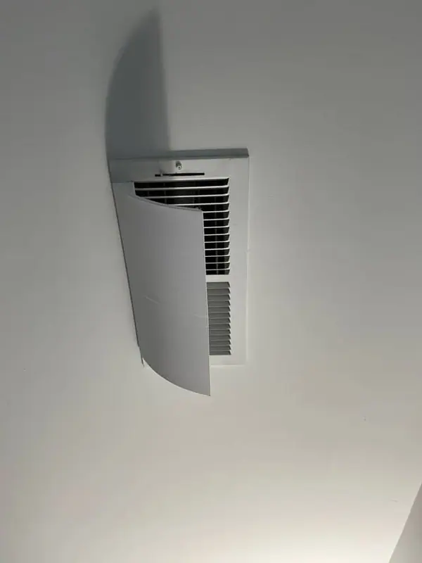 Air conditioner vent cover - air deflector